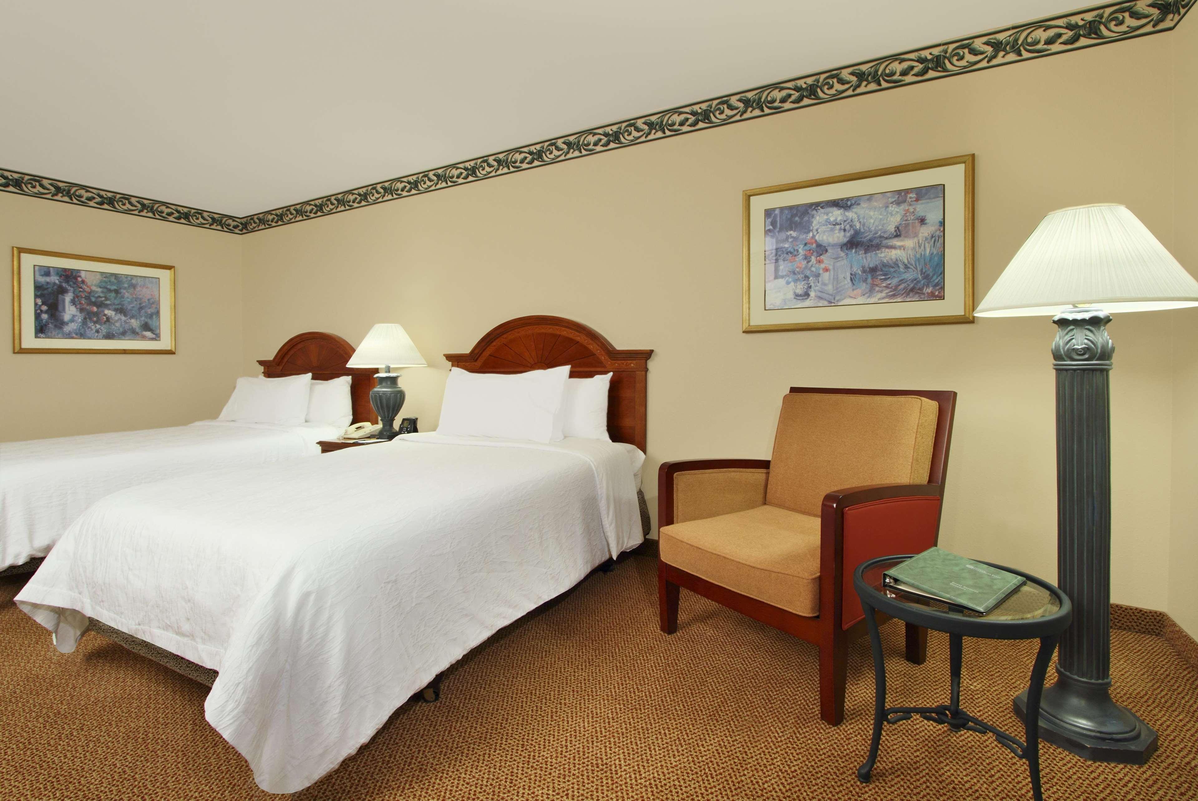 Hilton Garden Inn Saint Charles Kültér fotó