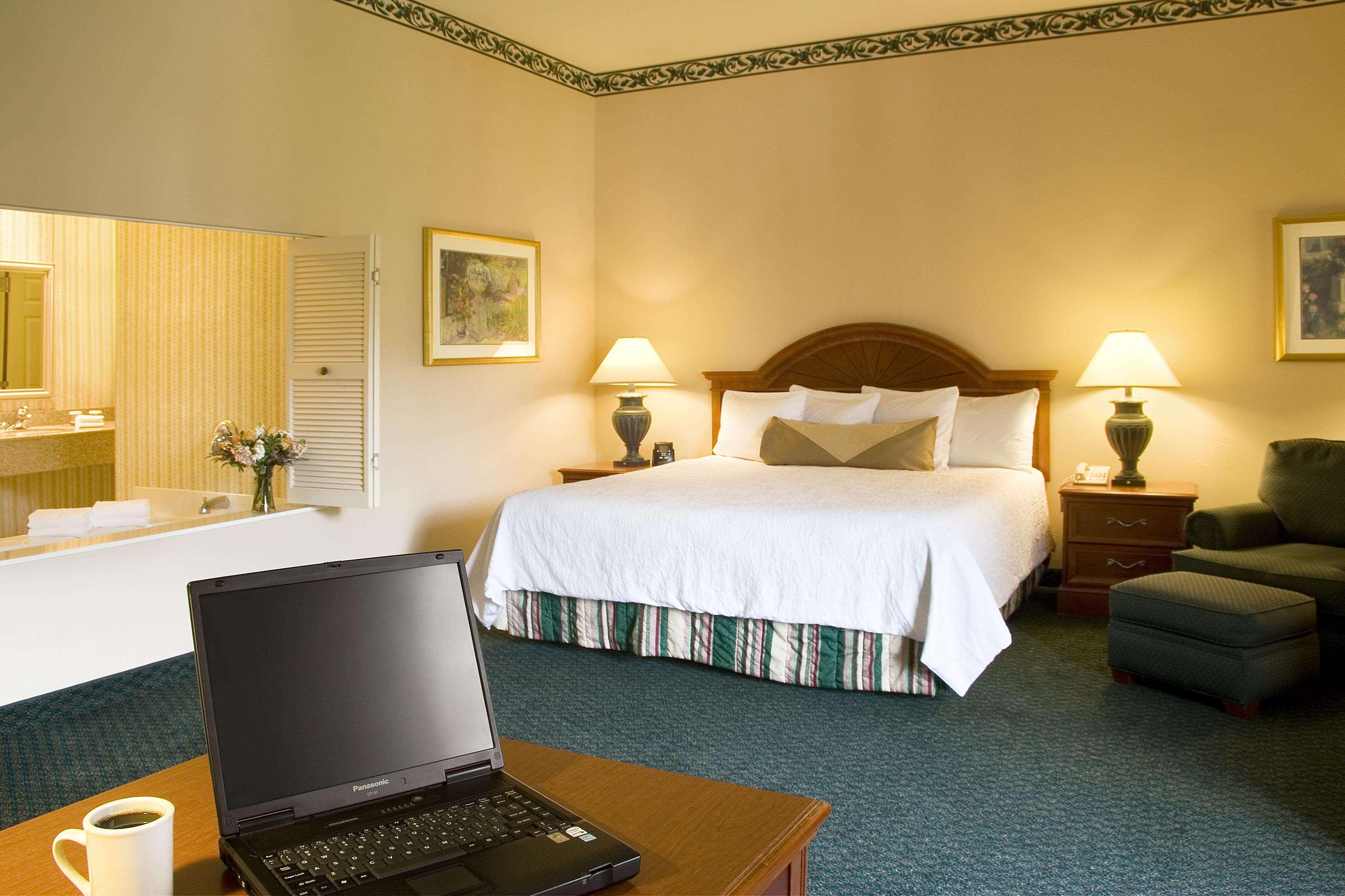 Hilton Garden Inn Saint Charles Szoba fotó