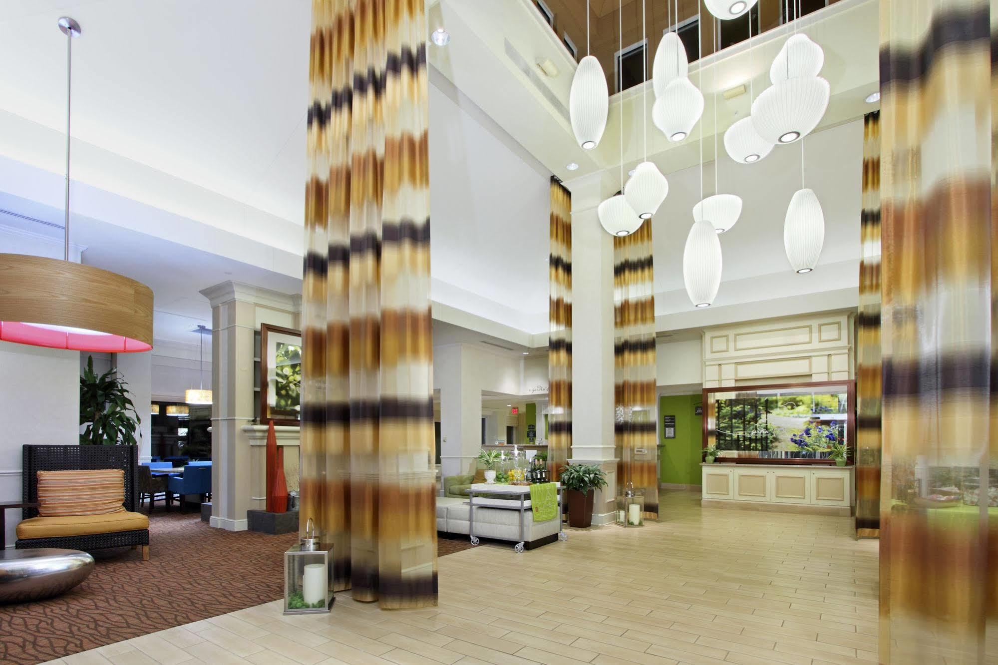 Hilton Garden Inn Saint Charles Kültér fotó