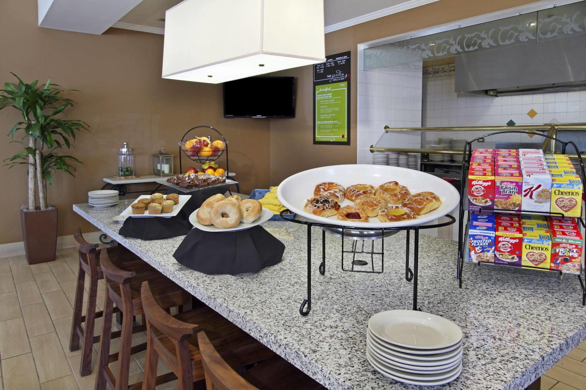 Hilton Garden Inn Saint Charles Kültér fotó